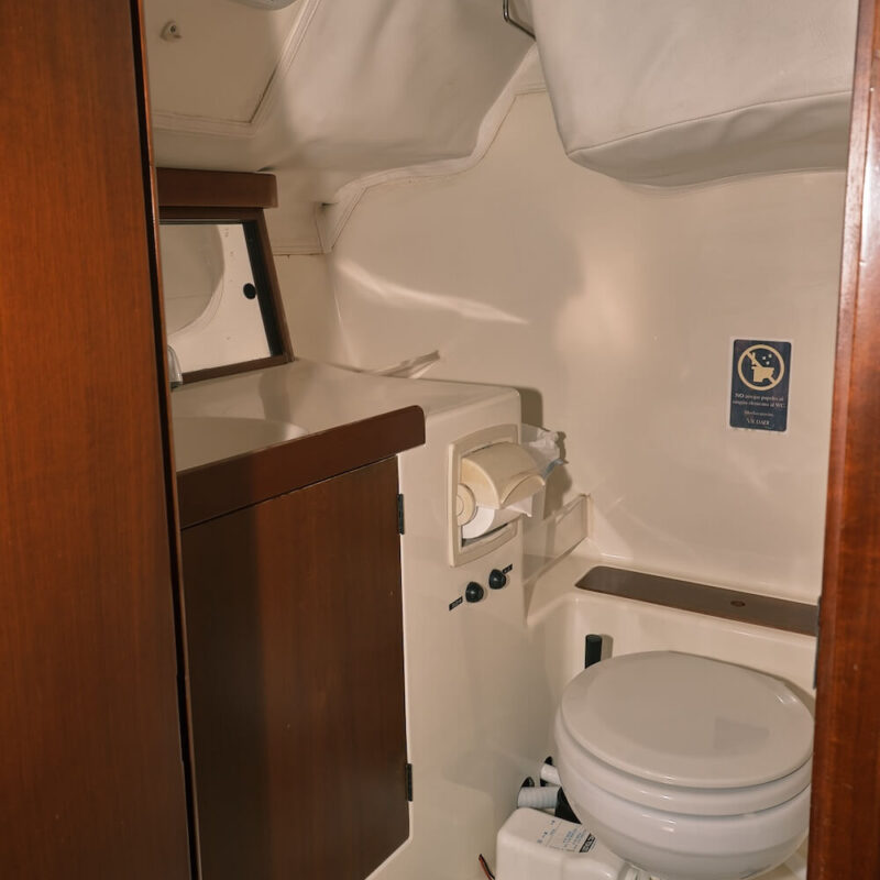 aseos-velero-lamuravela-saudade-sailing-club