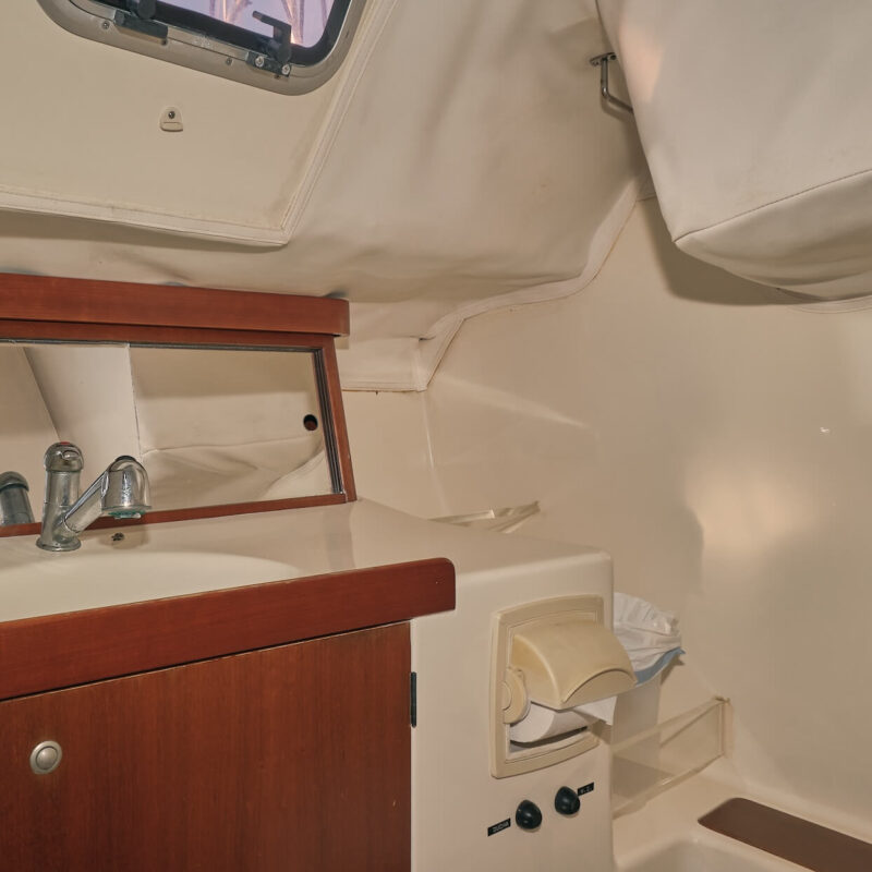 bano-velero-lamuravela-saudade-sailing-club