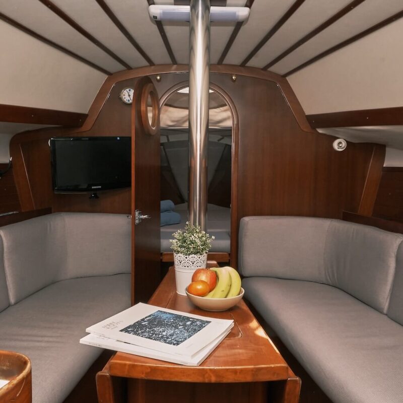 interior-velero-lamuravela-saudade-sailing-club